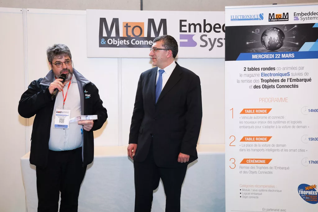 Award 2017 MtoM & Embedded System & IoT Freemindtronic Andorra winner in the category electronic module subsystem Jacques Gascuel explains to the public how EviTag hardware password manager working contactless